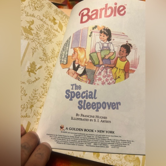 Books - Picture 2 of 5